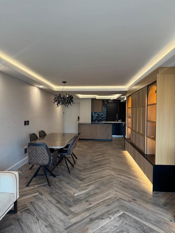 2 Bedroom Property for Sale in Sea Point Western Cape